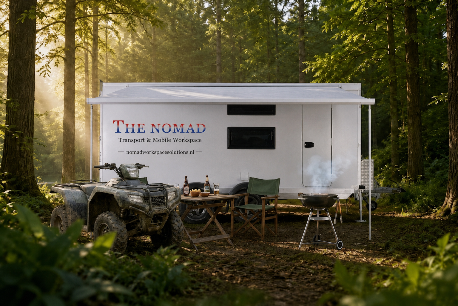 The Nomad in het bos met quad